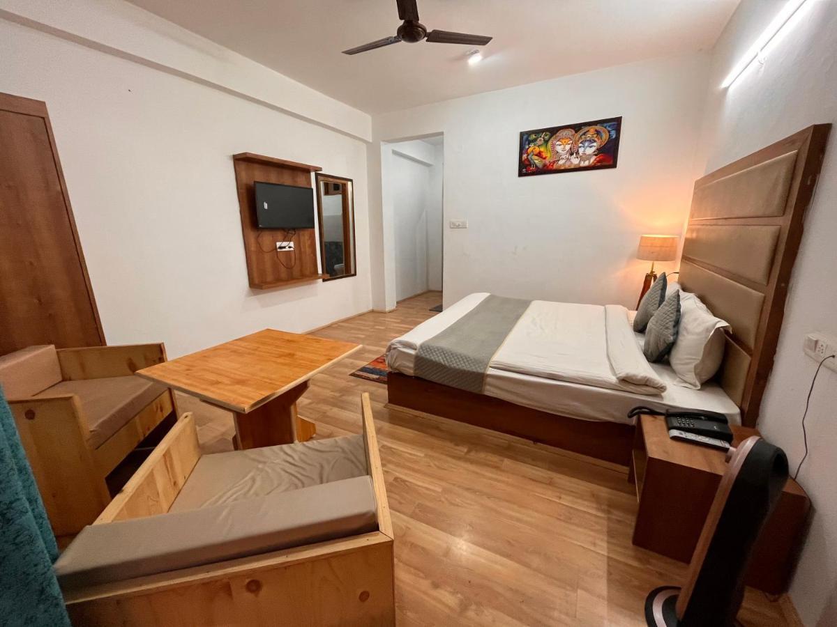 مايالي Hotel Beas River Retreat - A Riverside Hotel With Balcony المظهر الخارجي الصورة